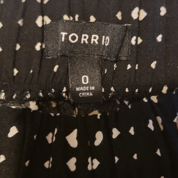 Torrid Black and White Skater Skirt - Picture 2 of 3